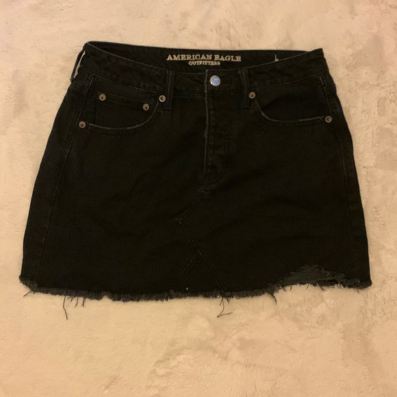American Eagle Black Denim Mini Skirt Size 6. - Picture 2 of 6